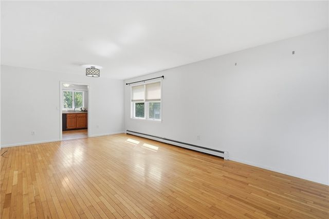 2 Lafayette Drive, Bristol, RI 02809