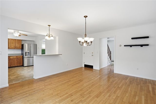 2 Lafayette Drive, Bristol, RI 02809