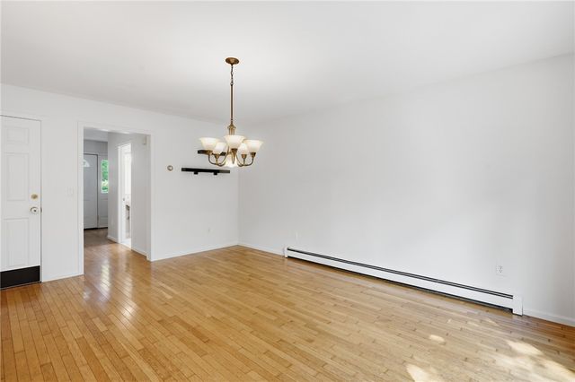 2 Lafayette Drive, Bristol, RI 02809