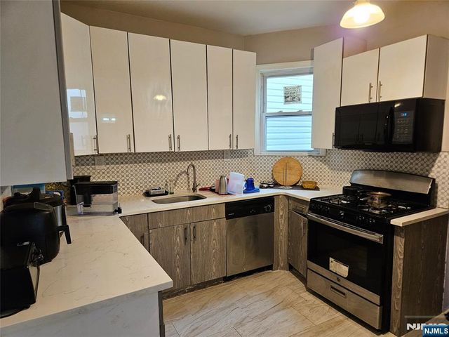 12 Wright Avenue, Jersey City, NJ 07306