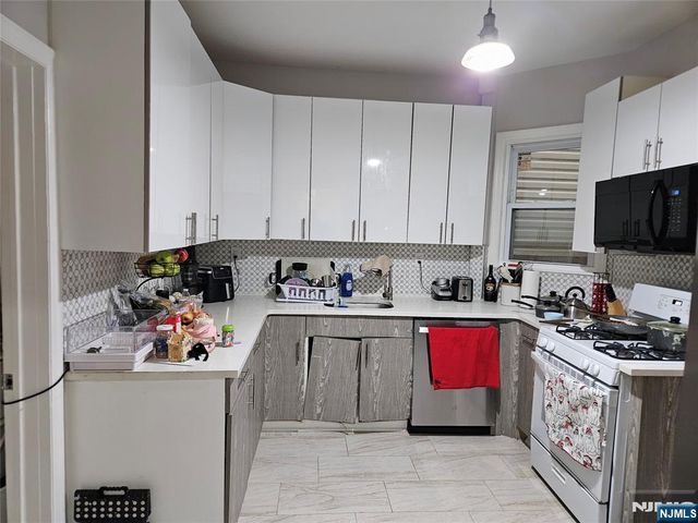 12 Wright Avenue, Jersey City, NJ 07306