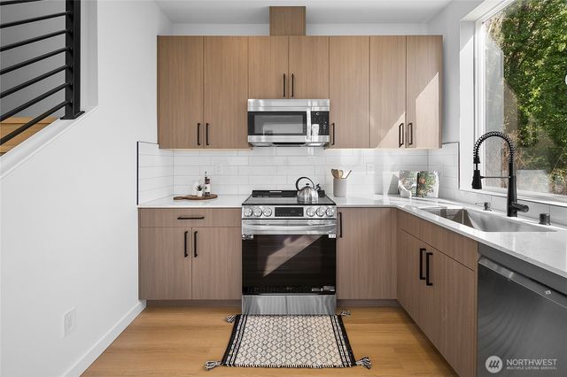 1804 28th Avenue S, Seattle, WA 98144