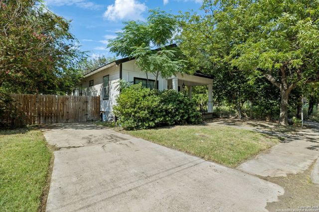 636 Kentucky, San Antonio, TX 78201