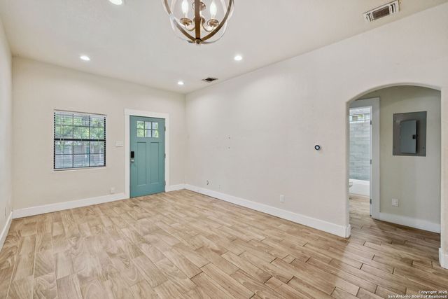 636 Kentucky, San Antonio, TX 78201