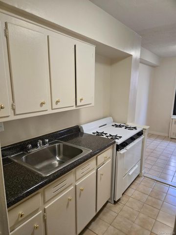 2835 Webb Avenue 2J, Bronx, NY 10468