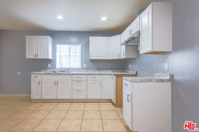 312 E 92nd Street, Los Angeles, CA 90003