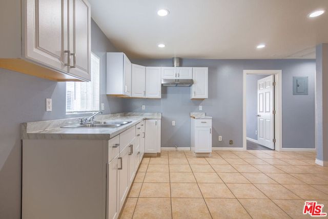 312 E 92nd Street, Los Angeles, CA 90003