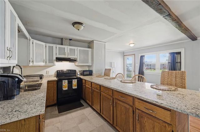 196 Beach DR, Hartfield, VA 23071