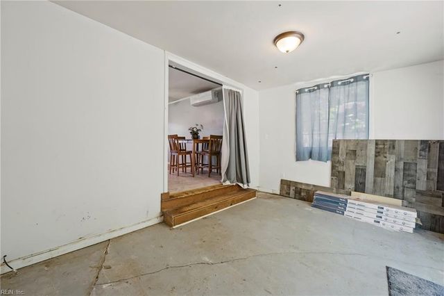 196 Beach DR, Hartfield, VA 23071