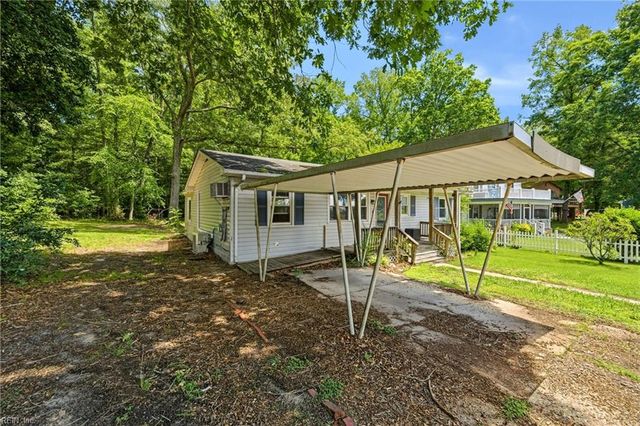 196 Beach DR, Hartfield, VA 23071