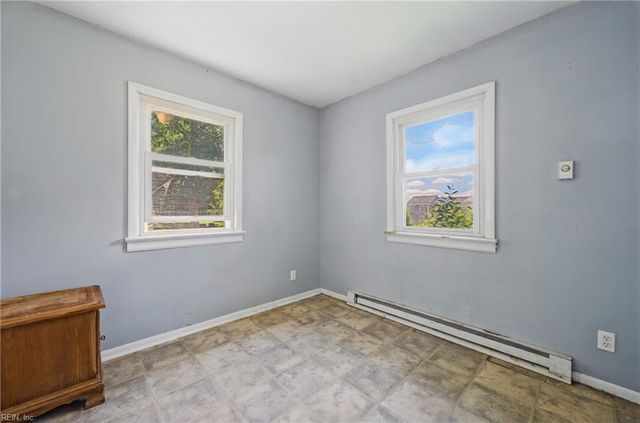 196 Beach DR, Hartfield, VA 23071