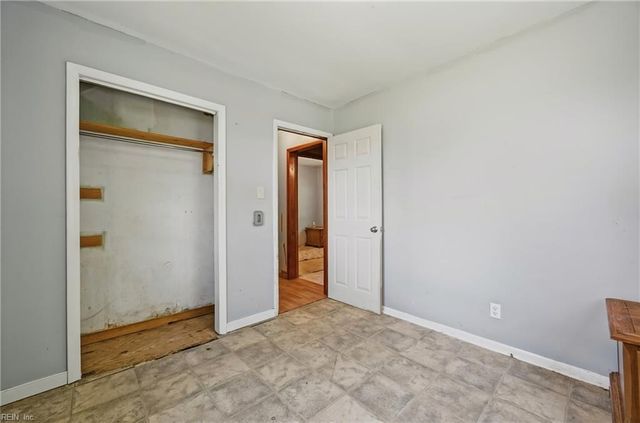 196 Beach DR, Hartfield, VA 23071