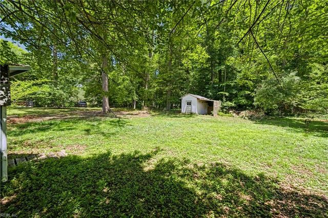 196 Beach DR, Hartfield, VA 23071