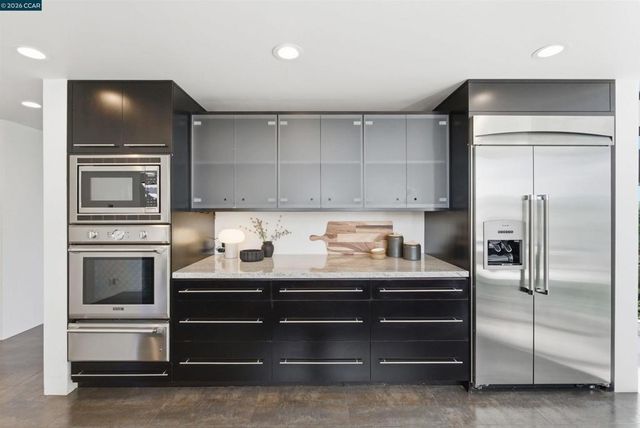 240 Tappan Ln, Orinda, CA 94563