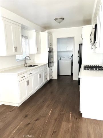 1443 W 9th Street, Los Angeles, CA 90732