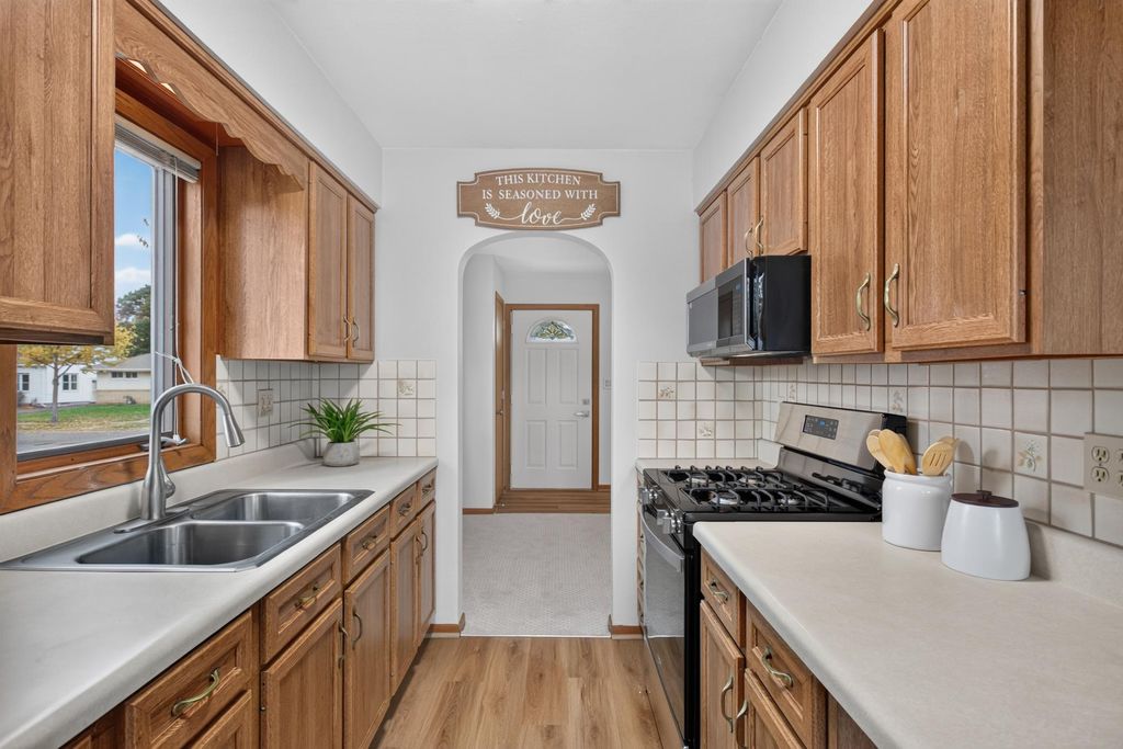 2042 Clear Avenue, Saint Paul, MN 55119 — photo 3
