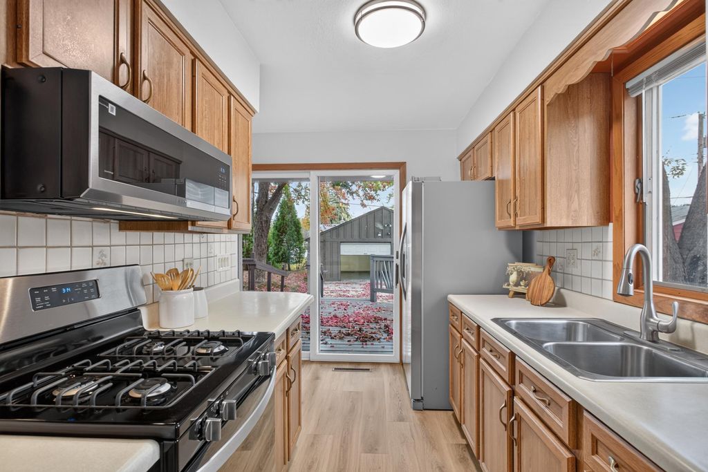 2042 Clear Avenue, Saint Paul, MN 55119 — photo 4