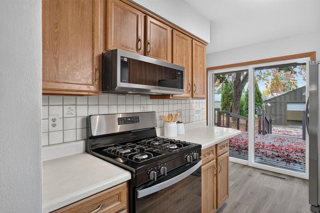 2042 Clear Avenue, Saint Paul, MN 55119 — photo 5