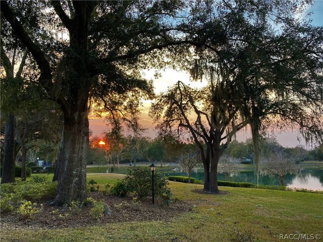 6619 W Cannondale Drive, Crystal River, FL 34429