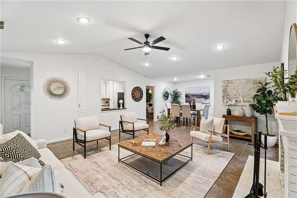Image 4 of property listing at 1611 Northlake Springs Court, Decatur, GA 30033