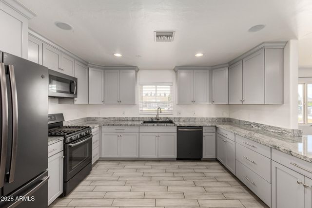 136 E PALMCROFT Drive, Tempe, AZ 85282