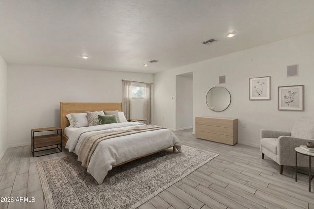 136 E PALMCROFT Drive, Tempe, AZ 85282