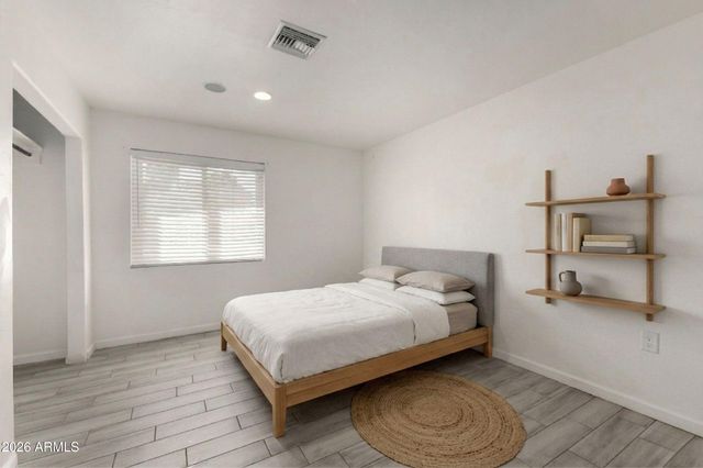 136 E PALMCROFT Drive, Tempe, AZ 85282