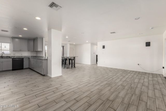 136 E PALMCROFT Drive, Tempe, AZ 85282