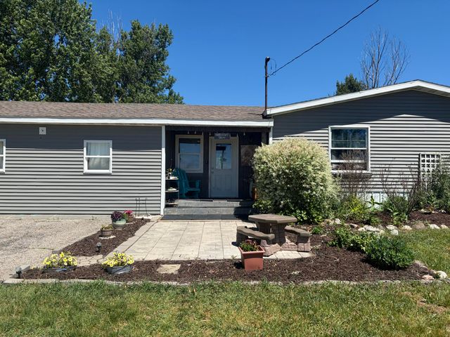 1901 18 Mile Road, Tyrone Twp, MI 49330