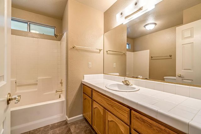 3632 E Willow Court, Visalia, CA 93292