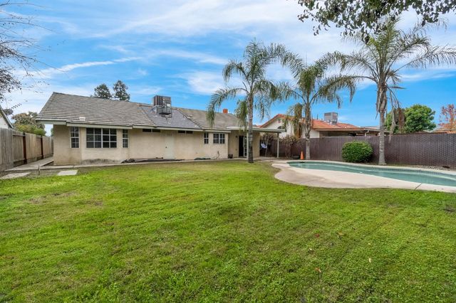 3632 E Willow Court, Visalia, CA 93292