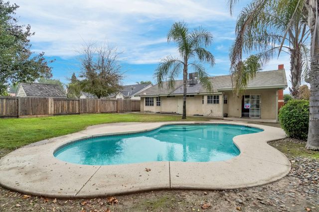 3632 E Willow Court, Visalia, CA 93292