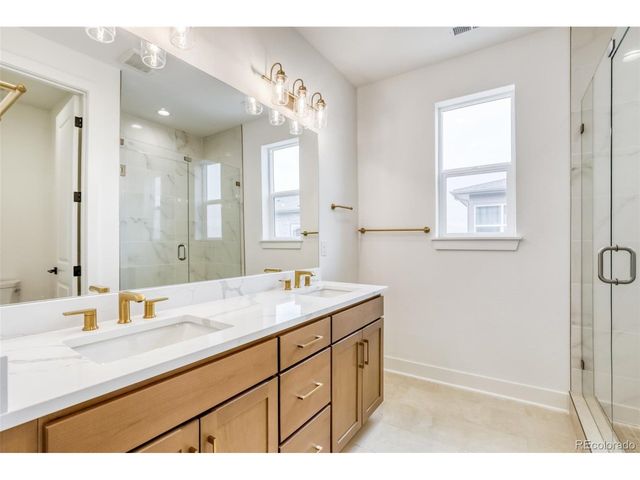 20567 E 62nd Dr, Aurora, CO 80019