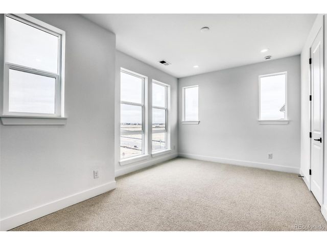 20567 E 62nd Dr, Aurora, CO 80019