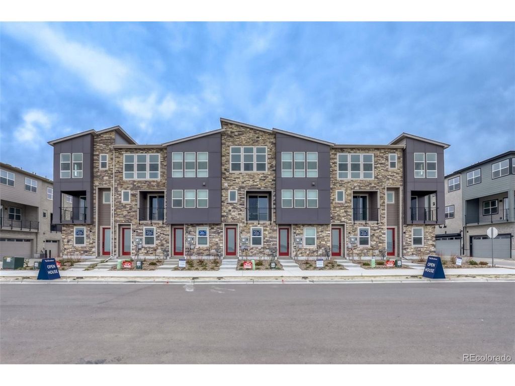 20567 E 62nd Dr, Aurora, CO 80019