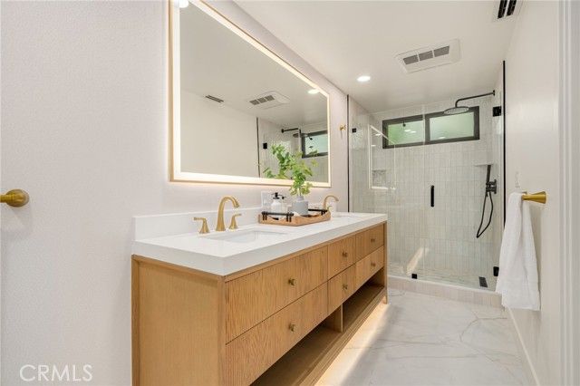 1558 Hillcrest, Glendale, CA 91202