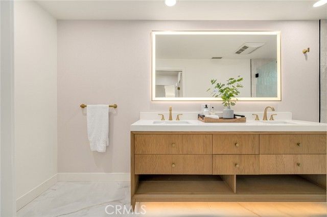 1558 Hillcrest, Glendale, CA 91202