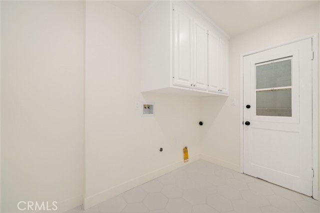 1558 Hillcrest, Glendale, CA 91202