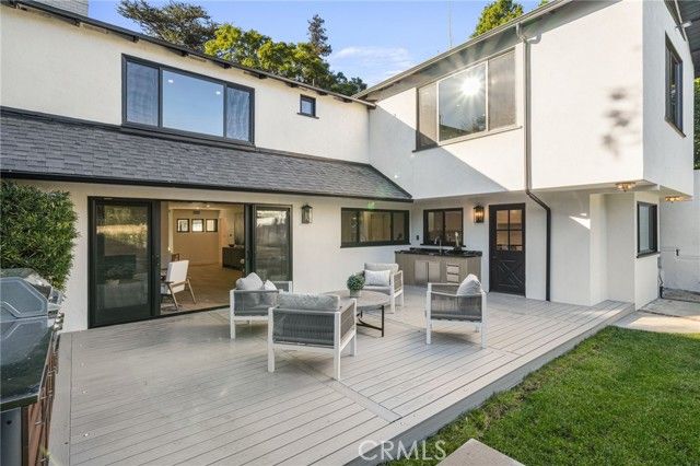 1558 Hillcrest, Glendale, CA 91202