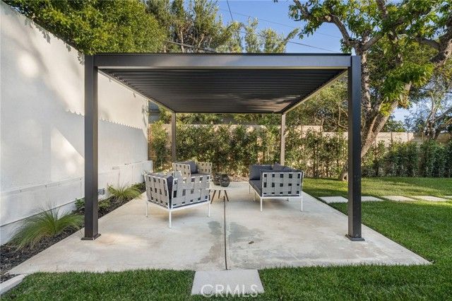 1558 Hillcrest, Glendale, CA 91202