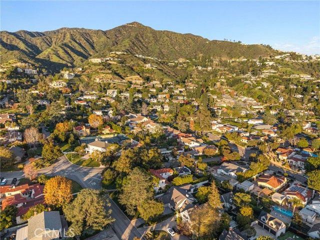 1558 Hillcrest, Glendale, CA 91202