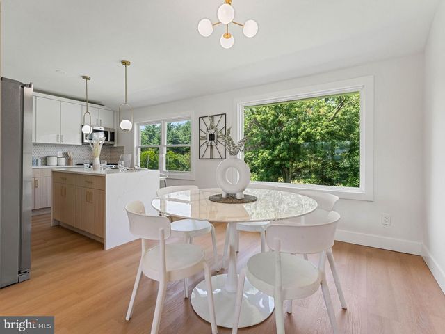 323 BRANDYWINE DR, Marlton, NJ 08053
