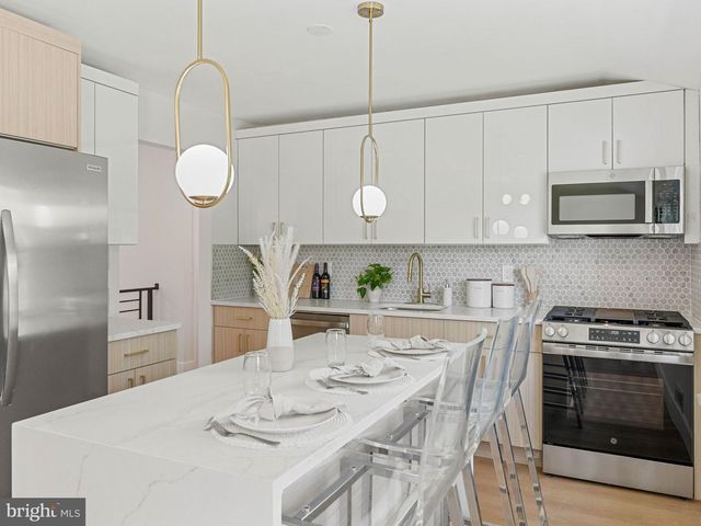 323 BRANDYWINE DR, Marlton, NJ 08053
