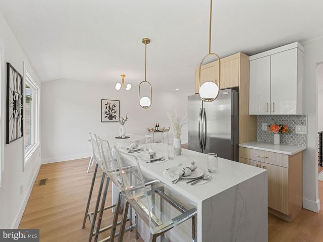 323 BRANDYWINE DR, Marlton, NJ 08053