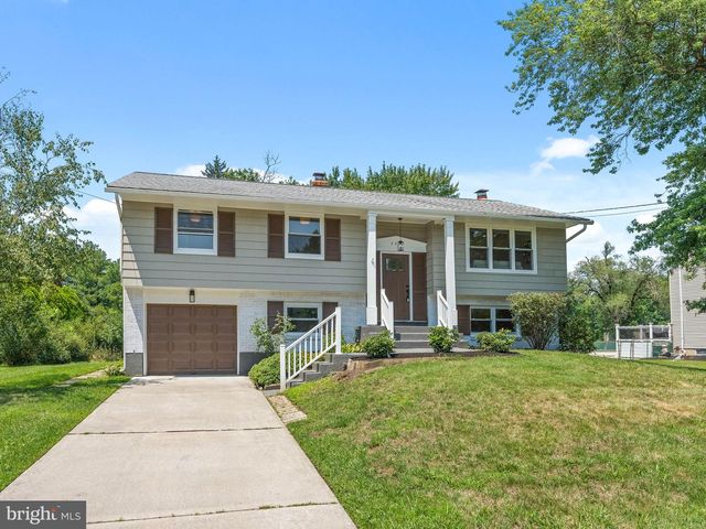 323 BRANDYWINE DR, Marlton, NJ 08053