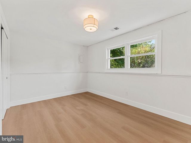 323 BRANDYWINE DR, Marlton, NJ 08053