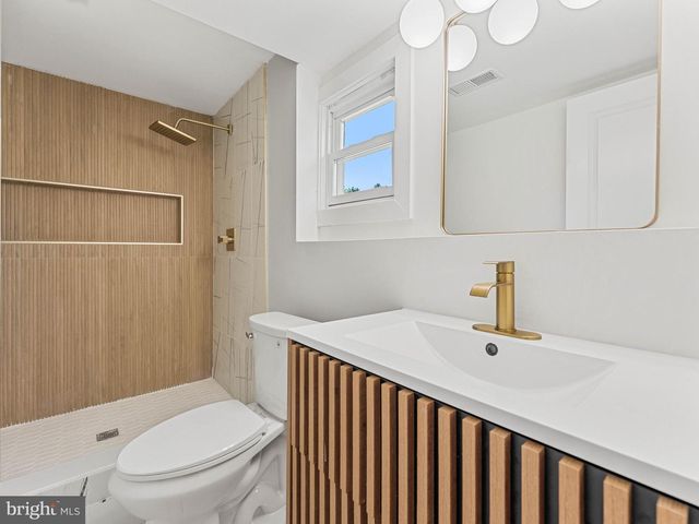 323 BRANDYWINE DR, Marlton, NJ 08053
