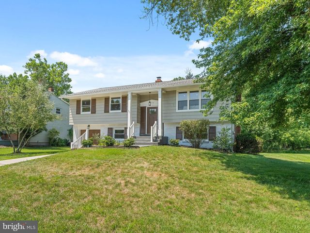 323 BRANDYWINE DR, Marlton, NJ 08053