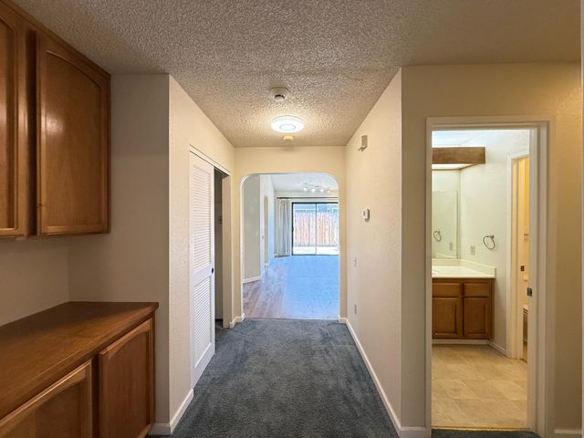 5 Rollingbrook Cir, Sacramento, CA 95833