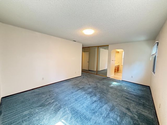 5 Rollingbrook Cir, Sacramento, CA 95833